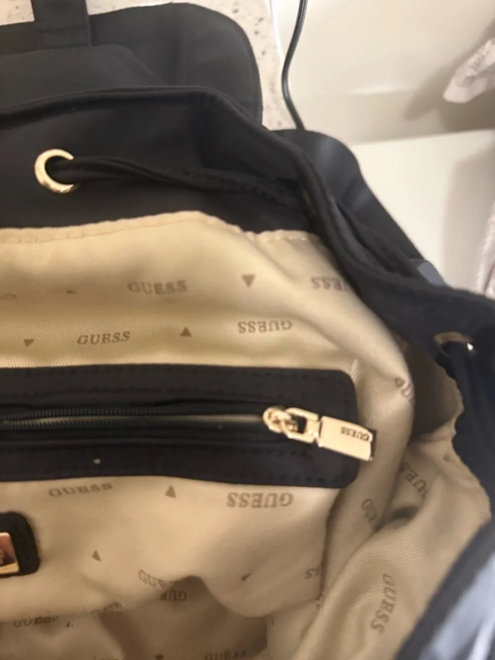 GUESS‎ Black Backpack Buckle Accent Zipper Closure Adjustable Strap Pockets
